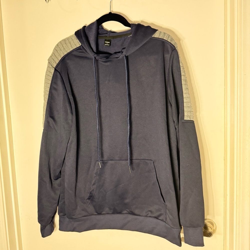 Manfinity Navy Blue Pullover Sweatshirt Size L – New Without Tags